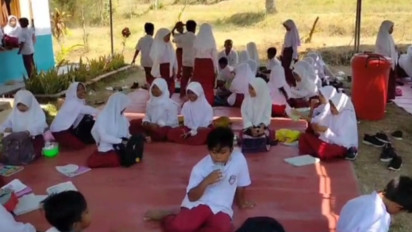 Lahan Hibah Dicabut, Ratusan Siswa SDN 1 Lerpak Bangkalan Terpaksa Belajar di Langgar dan Halaman Balai Desa