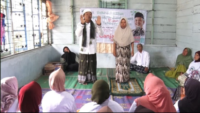 Tuan Guru Ganjar Ajarkan Salat Rawatib Kepada Ibu-ibu Majelis Taklim di Tapanuli Selatan