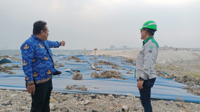 Kurangi Polusi Udara di Gresik, MNJ Kirim Bantuan 18 Terpal ke TPA Ngipik