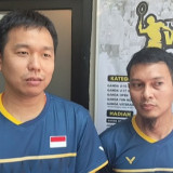 Pebulu Tangkis Ganda Putra Juara Dunia Ahsan dan Hendra Sapa Penggemarnya di Kota Kembang