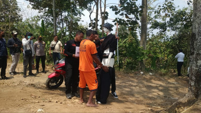 Polisi Tangkap DPO Kasus Penganiayaan dan Pencabulan Wanita Pasuruan di Singosari, Malang                   b