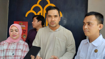 Besuk Lina Mukherjee di Lapas Wanita, King Saiful Bawakan Sambel Ikan Tongkol