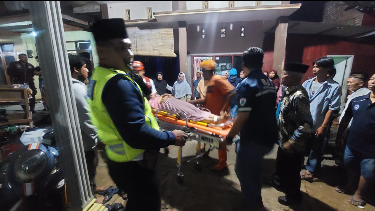 Dua Pemotor Terlibat Kecelakaan di Jalan Raya Achmad Yani Kepanjen Malang
            - galeri foto