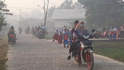 Pekatnya Kabut Asap di Mariana Banyu Asin, Ancam Kesehatan Para Pelajar