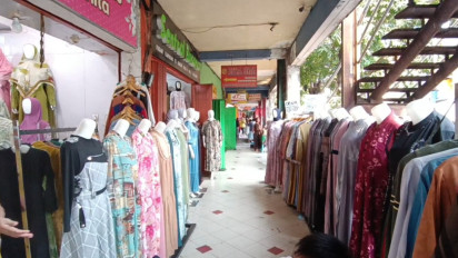 Maraknya Belanja Online, Pasar Kapasan Surabaya Sepi, Para Pedagang Mengeluh Omset Merosot