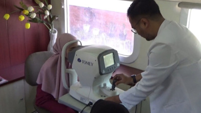 Ratusan Warga Madiun Serbu Pengobatan Gratis di dalam Gerbong KA Rail Clinic