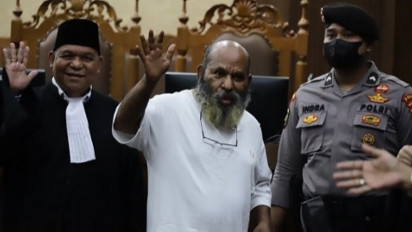 Soal Suap dan Gratifikas, Nasib Lukas Enembe Diputus Hakim Senin 9 Oktober 2023