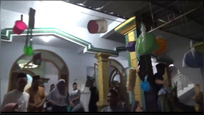 Rayakan Maulid Nabi, Warga Desa Sukorejo Nganjuk Berebut Alat Dapur dan Jajanan Pasar