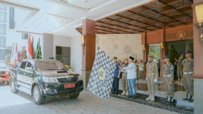 Kirab Pataka Jer Basuki Bawa Beya Peringati HUT Pemprov Jatim ke 78 Tiba di Gresik, Ini Harapan Gus Yani