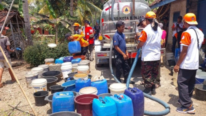 Kemarau, 9 Desa di Banjar Jabar Krisis Air Bersih, BPBD Bersama Relawan Kirim Bantuan Air Bersih Ke Warga  Terdampak