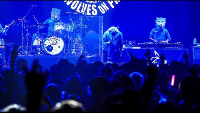 Penampilan MAN WITH A MISSION di The Kasablanka Hall Jakarta, Obati Kerinduan Penggemar