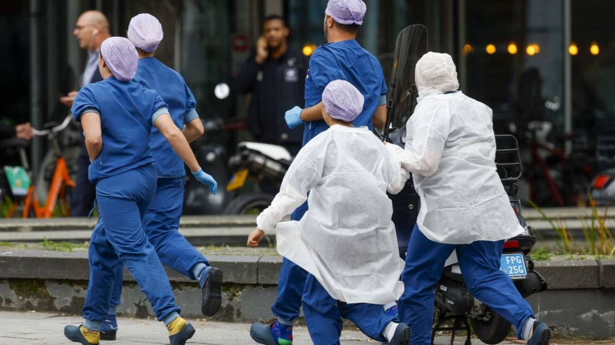 Aksi Penembakan di Universitas Erasmus Rotterdam, 2 Orang Tewas
            - galeri foto