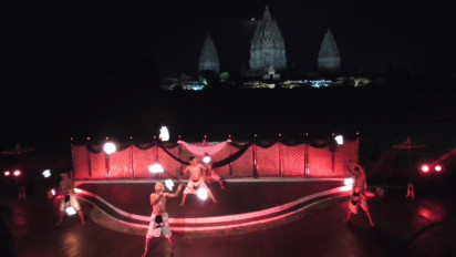 Shinta Obong, Seni Pertunjukan Unik dengan Tarian Api di Candi Prambanan
