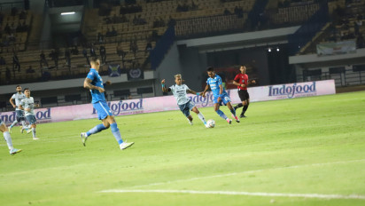 Pelatih Persita Akui Persib Main Solid Sampai Sulit Tembus