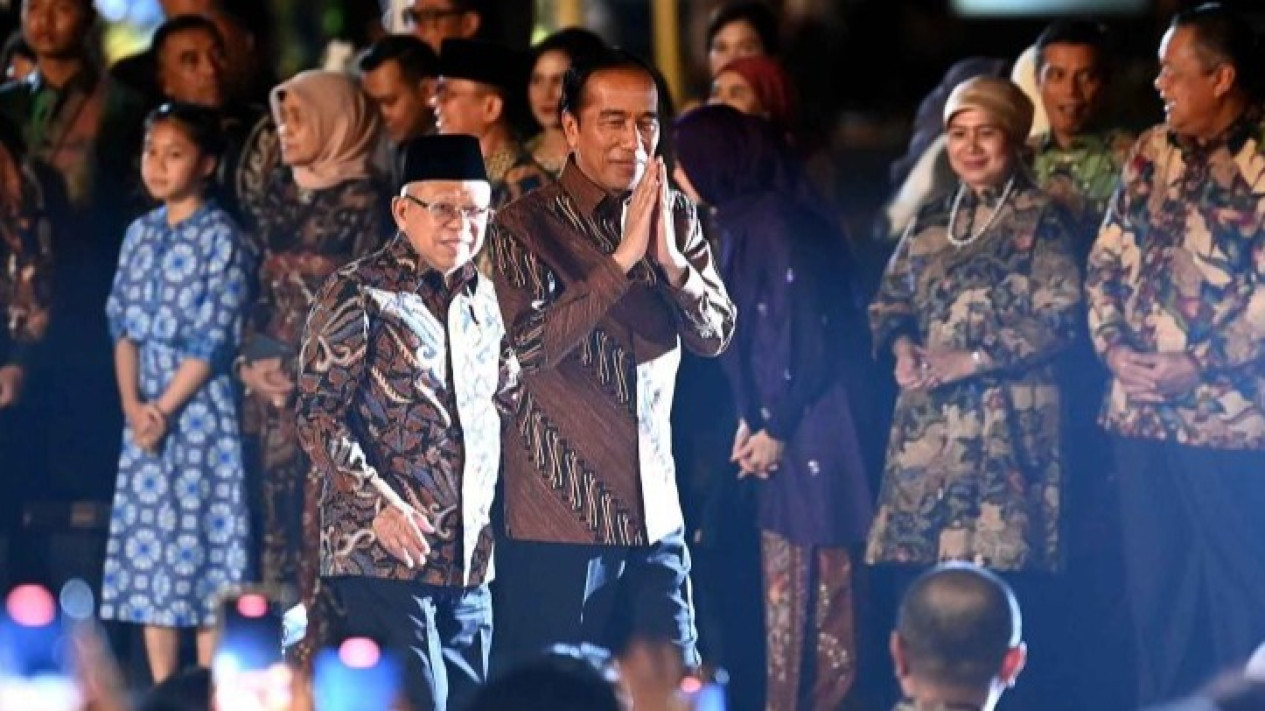 Hari Batik Nasional: Para Duta Besar Negara Sahabat Antusias Hadiri Istana Berbatik
            - galeri foto