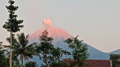 Aktivitas Gunung Semeru di Lumajang Fluktuatif, Beberapa Kali Keluarkan Letusan Disertai Suara Gemuruh