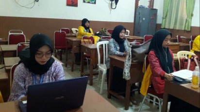 Hari Pertama Belajar Daring Karena Kabut Asap di Palembang, Pihak Sekolah Siapkan Komputer dan WiFi