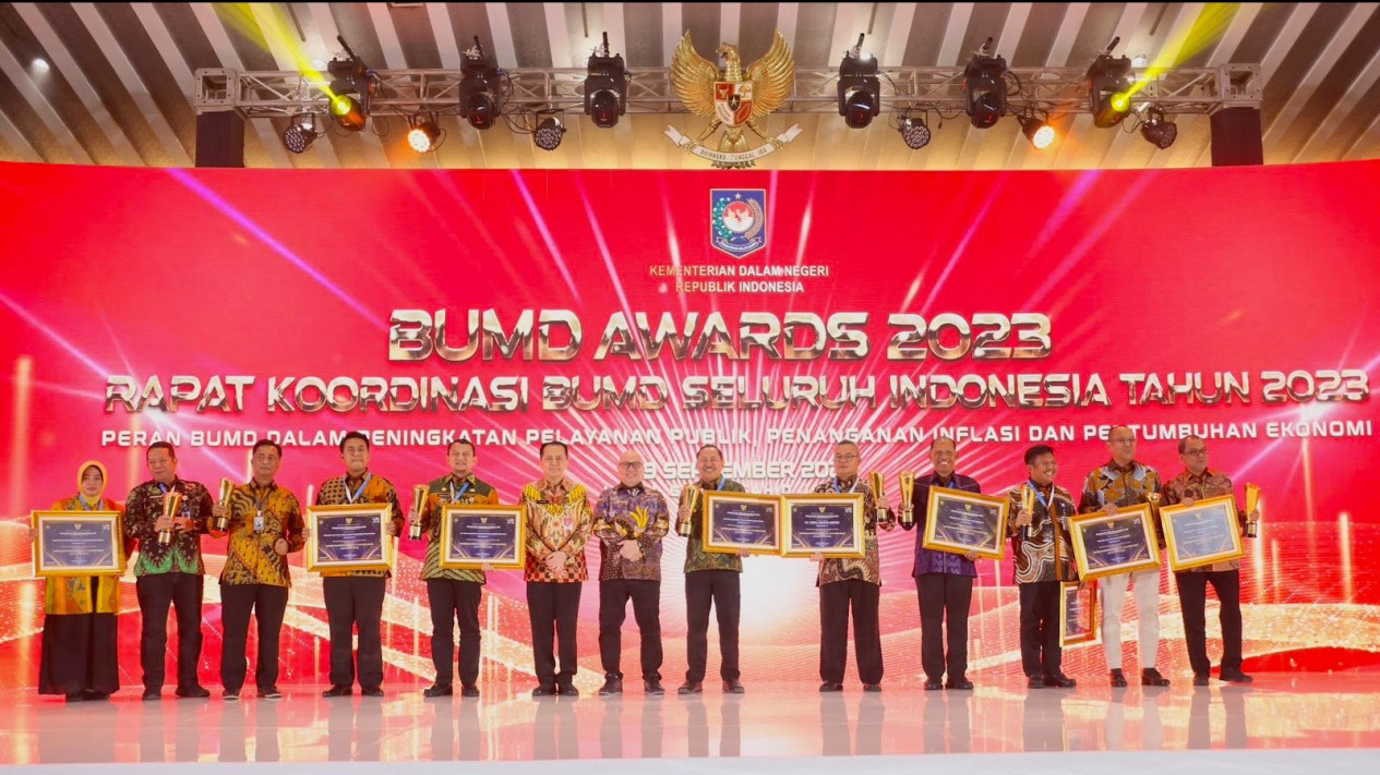 Kemendagri Gelar BUMD Awards 2023, Ini Pemenangnya
            - galeri foto