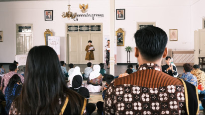 Ratusan Pelajar, Pembatik hingga Pegiat Isu Disabilitas Peringati Hari Batik Nasional di Yogyakarta