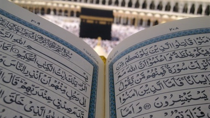 Menjaga dan Menerangi Jasad di Alam Kubur, Ini Bacaan Lengkap Surah Al Mulk