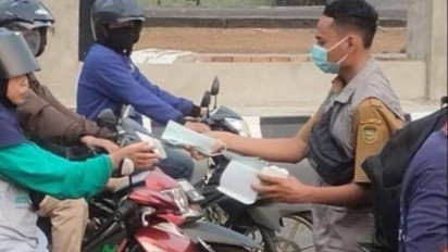 Kabut Asap Akibat Karhutla Sumsel Semakin Tebal, 3,6 Juta Masker Dibagikan