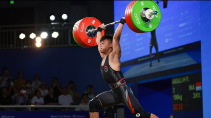 Pecahkan Rekor Dunia, Rahmat Erwin Sumbang Emas Kelima Asian Games untuk Indonesia