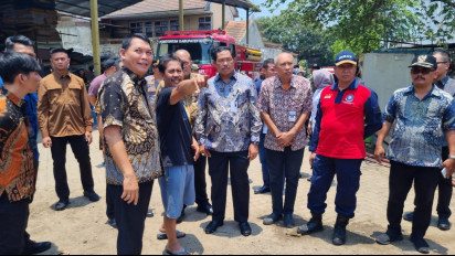 Pj Gubernur Jateng Sebut Pemerintah akan Rehabilitasi Rumah yang Terbakar di Pasar Kliwon Solo