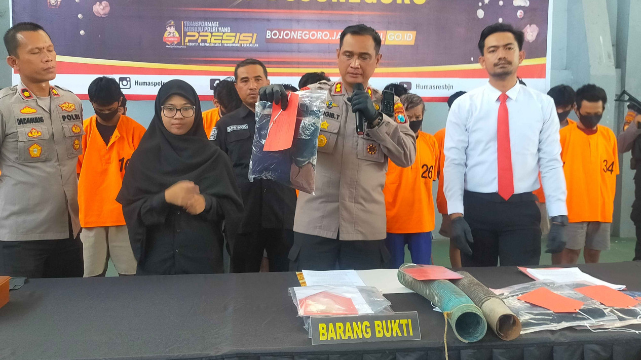 Miris! Mahasiswi di Bojonegoro Tega Buang Bayinya di Closet Rumah Sakit
            - galeri foto