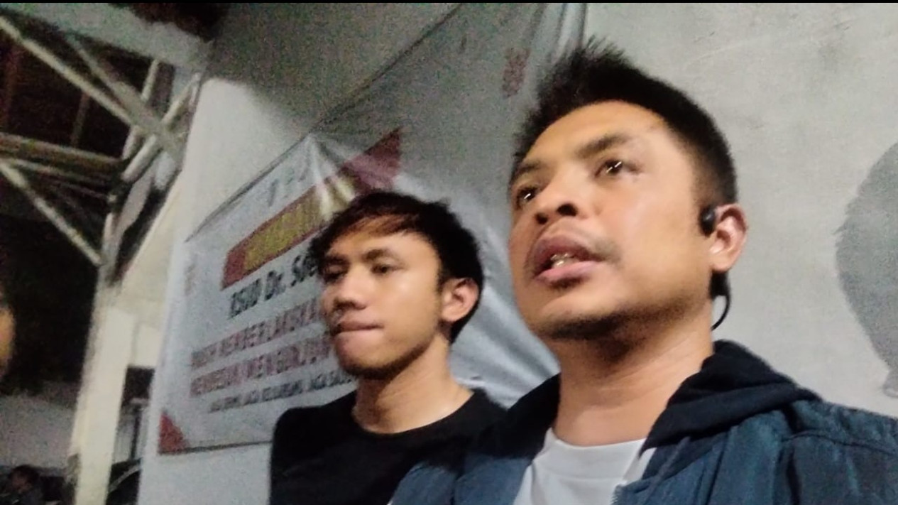 Diduga Anak Pejabat Publik Aniaya Seorang Wanita di Room Karaoke di Surabaya, hingga Tewas
            - galeri foto