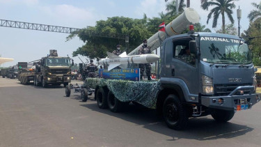 Ratusan Alutsista Dipamerkan Sepanjang Monas hingga HI, Ada Juga yang Baru Dibeli Prabowo Subianto