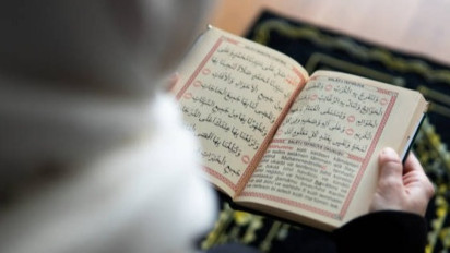 Jangan Langsung Tidur, Ustaz Adi Hidayat Sarankan Baca Surah dan Ayat Ini Dulu: Terhindar dari Mimpi Buruk Akibat Setan