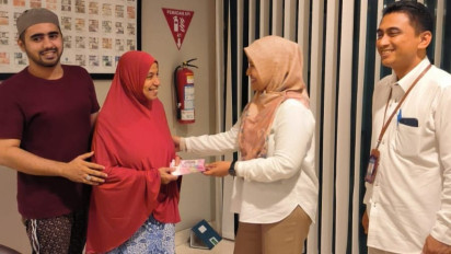 Bank Indonesia Solo Ganti Uang Rusak Korban Kebakaran Gudang Rongsok di Pasar Kliwon