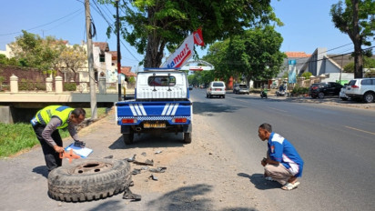 Pasca Pemotor di Probolinggo Tabrak Dump Truk Parkir hingga Tewas, Polisi Gelar Olah TKP