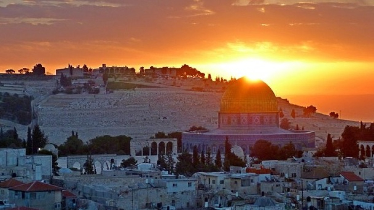 Konflik Israel Palestina Kembali Memanas, Ini Sejarah Pembangunan Masjid Al Aqsa dan Keutamaannya yang Dijelaskan oleh Ustaz Khalid Basalamah
            - galeri foto