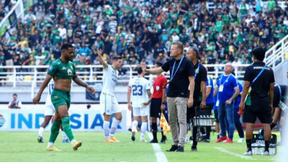 Pelatih Persebaya Soroti Nihilnya Kontribusi Paulo Victor di Laga Kontra Persib
