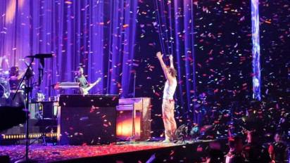 Happy Ending! Charlie Puth Penuhi Permintaan Penggemar, Nyanyikan 'See You Again' Sebagai Penutup