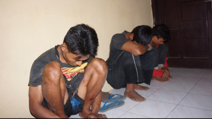 Apes, Tiga Pelaku Pencurian Janur Babak Belur Dihakimi Warga di Lumajang