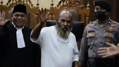 Kondisi Memburuk hingga Tatapan Kosong, Lukas Enembe Dipastikan Tak Hadiri Sidang Putusan