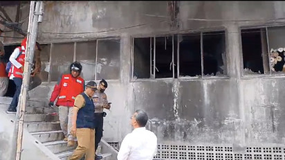 Dua Kios di Pasar Kosambi Kota Bandung Hangus Terbakar, Pemilik Berjuang Memadamkan Api