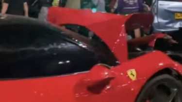 Polisi Sebut Mobil Ferrari Merah Melaju 100 Km/Jam saat Tabrak 5 Kendaraan di Bundaran Senayan