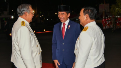 Momen Akrab Presiden ke-6 SBY, Presiden Jokowi dan Prabowo di Parade Senja HUT TNI di Kemhan