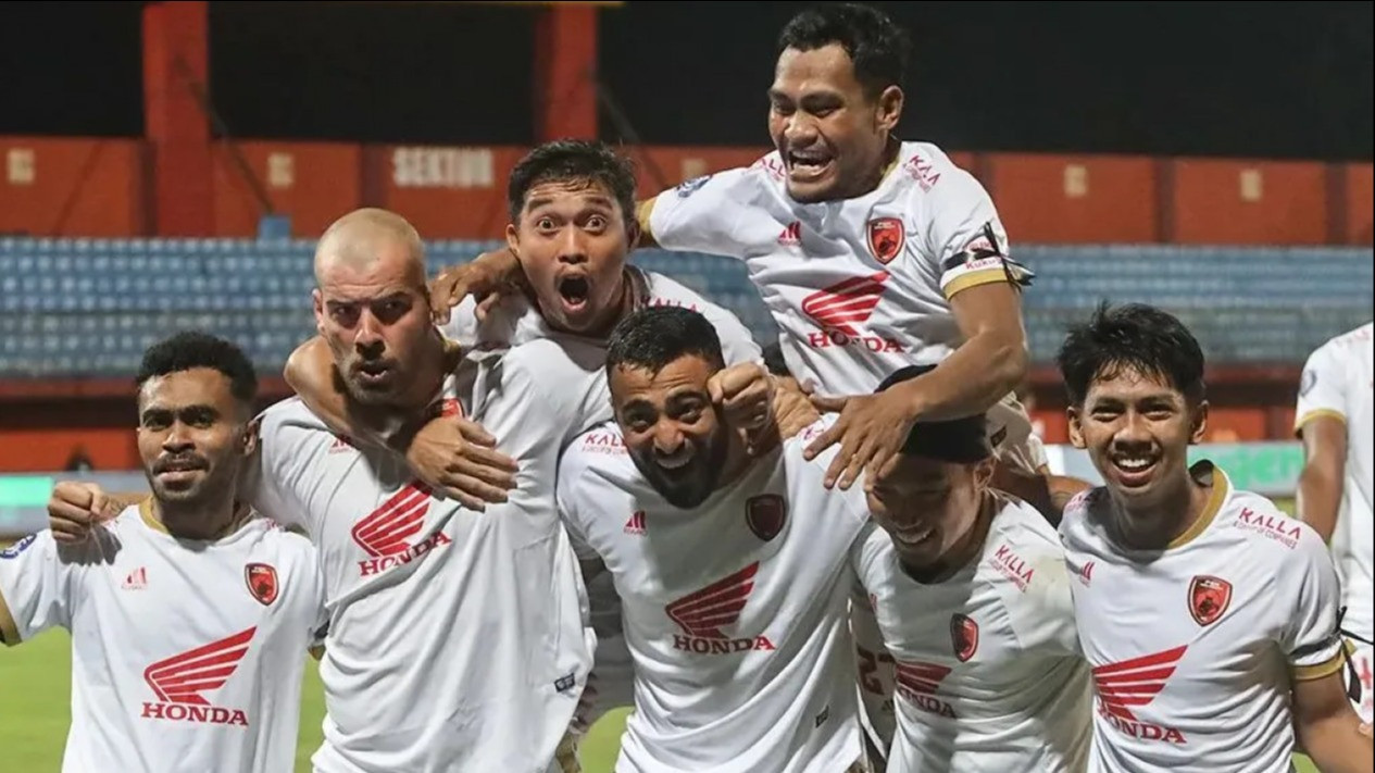 PSM Makassar Bantah Pecat Wiljan Pluim
            - galeri foto