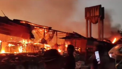 Kebakaran Hebat Hanguskan Ratusan Kios di Muna