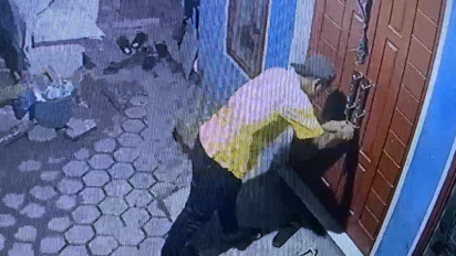 Aksi Pria Bobol Rumah Warga di Deli Serdang Terekam CCTV, Sepeda Motor dan Handphone Raib