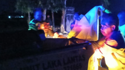 Tragis! Tabrakan Sepeda Motor di Nganjuk, Penumpang Terjatuh Tewas Terlindas Truk, Tiga Orang Luka