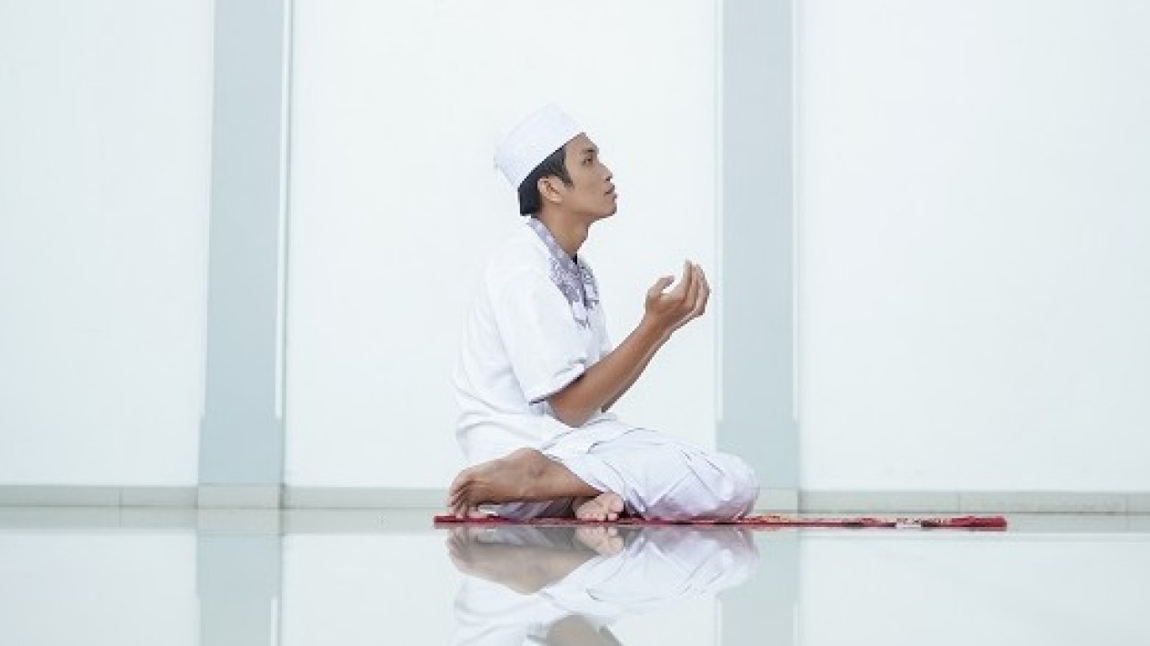 Bingung Mau Shalat Fajar apa Qabliyah Subuh? Simak Penjelasan Buya Yahya Berikut Ini
            - galeri foto