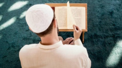 Dosa Segunung Auto Rontok Jika Lakukan Amalan-amalan Ini Sejak Malam Jumat, Kata UAH