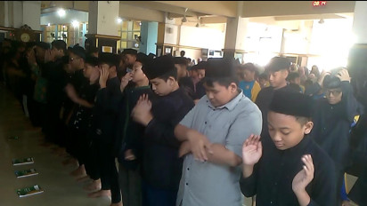 Aksi Peduli dan Solidaritas untuk Palestina, Ratusan Siswa Gelar Sholat Ghoib dan Penggalangan Dana
