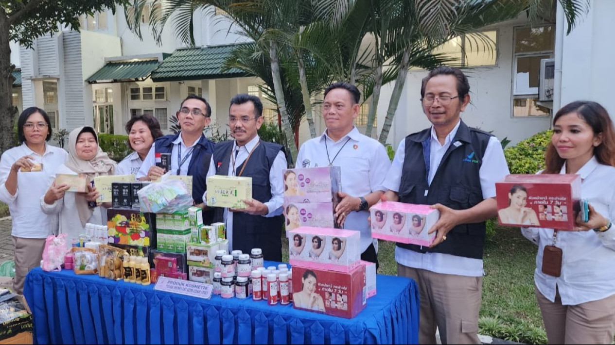 Produk Kosmetik Ilegal Senilai Rp825 Juta Diamankan BBPOM Medan
            - galeri foto