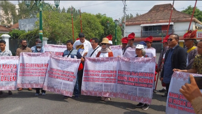 Korban Apartemen Malioboro City Kembali Berunjuk Rasa, Gelar Aksi dengan Bregodo Prajurit